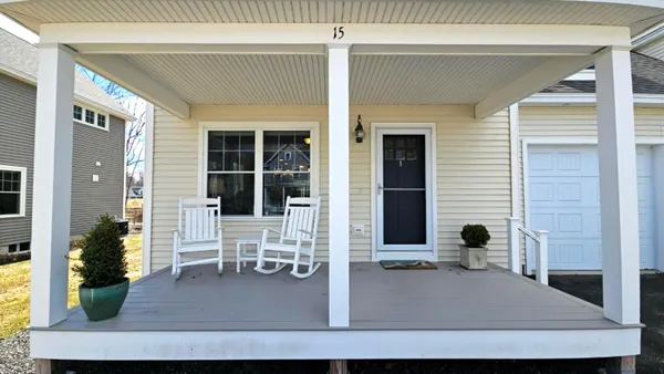 $672,000 | 15 Webhannet Place, Unit 10, Kennebunk, ME 04043