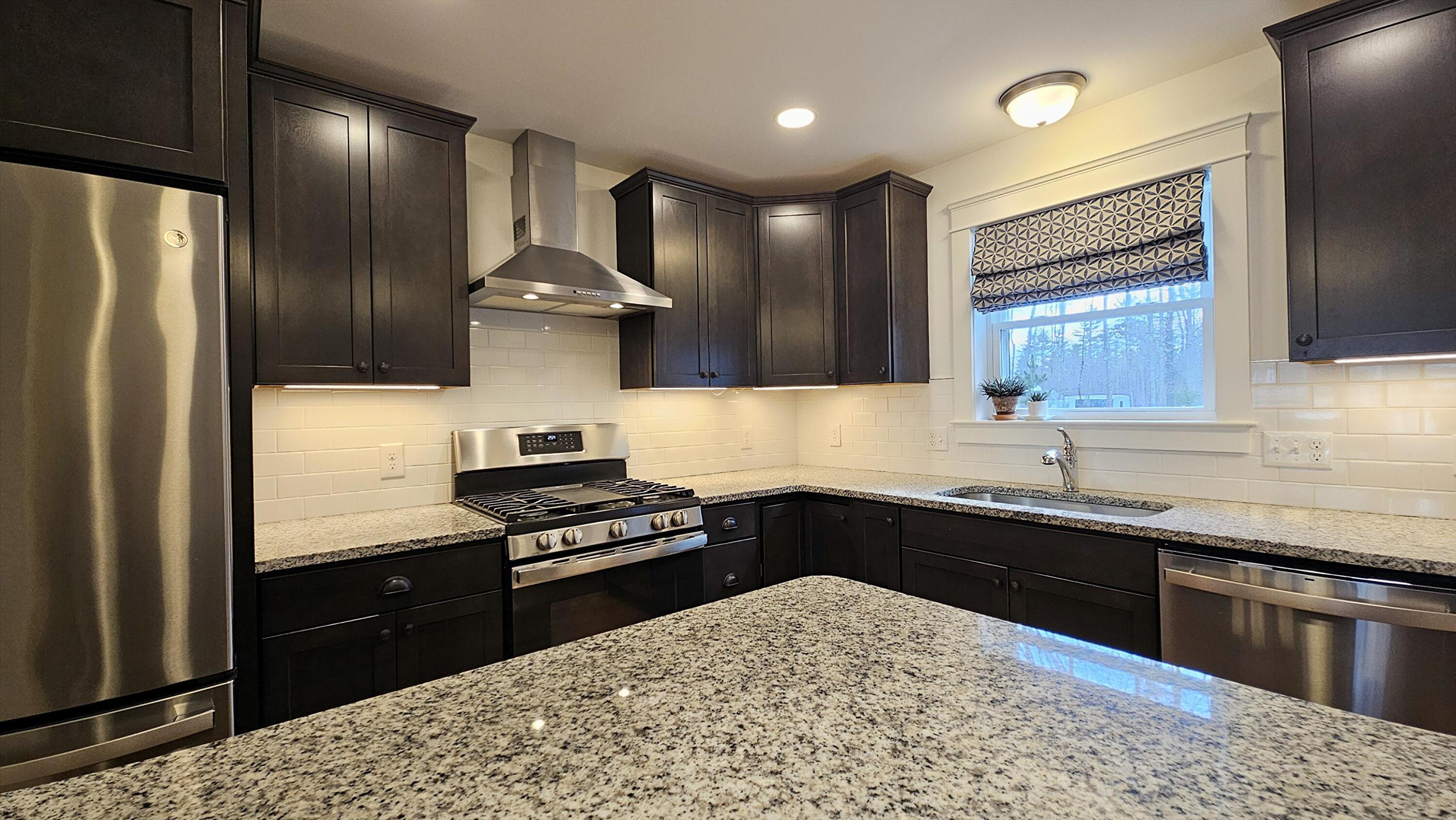 15 Webhannet Place, Unit 10 Kennebunk, ME 04043 - Photo 9 of 56 9