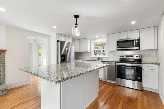 $899,999 | 177 Main Street, Rockport, MA 01966