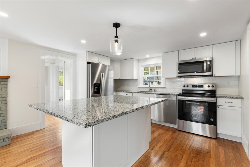 177 Main Street Rockport, MA 01966 - Photo 5 of 33