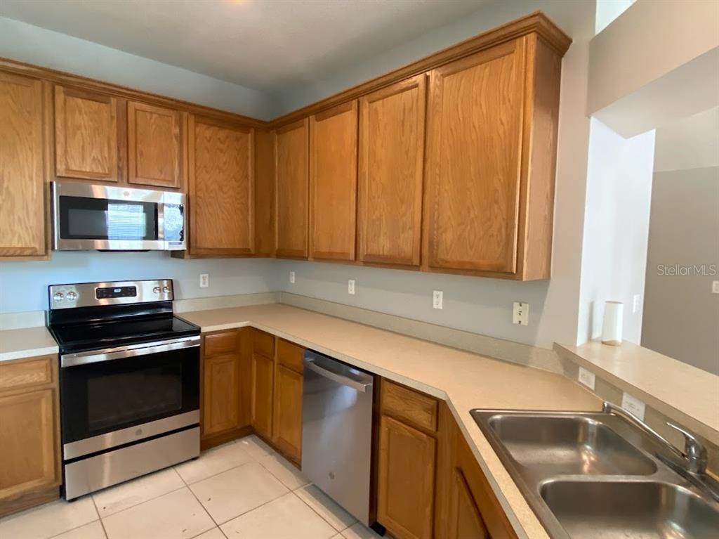 5212 Blue Roan Way Wesley Chapel, FL 33544 - Photo 8 of 23