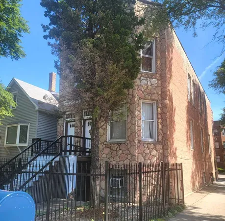 $1,700 | 5969 West Augusta Boulevard, Unit 1, Chicago, IL 60651