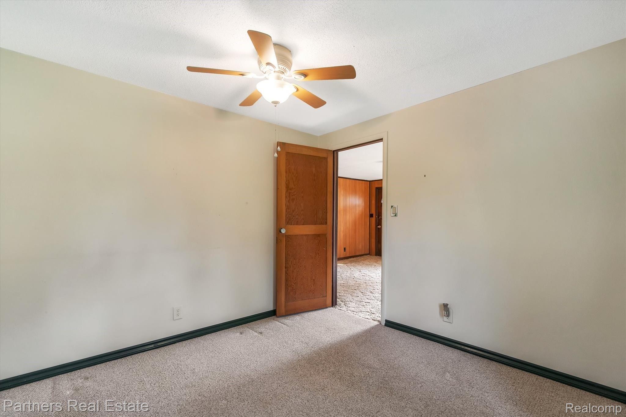 2505 Oak Grove Road Howell, MI 48855 - Photo 23 of 34 Bedroom