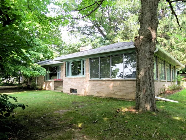 $559,900 | 890 White Lake Road, Pleasant Lake, MI 49272