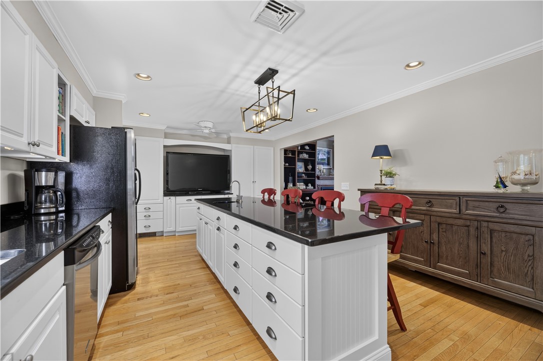 25 Dunns Corner Road Westerly, RI 02891 - Photo 11 of 39