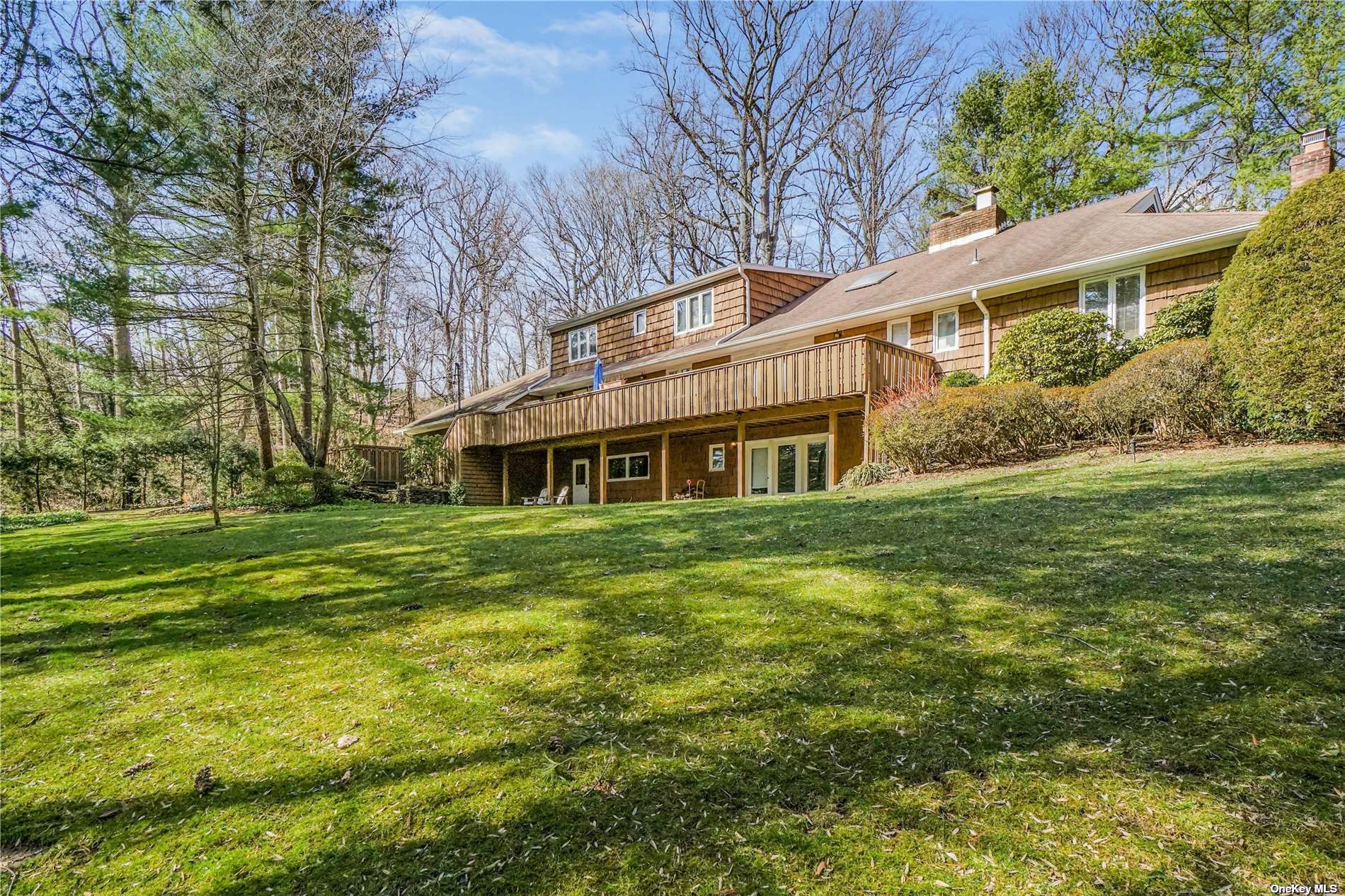a view of a house with a big yard