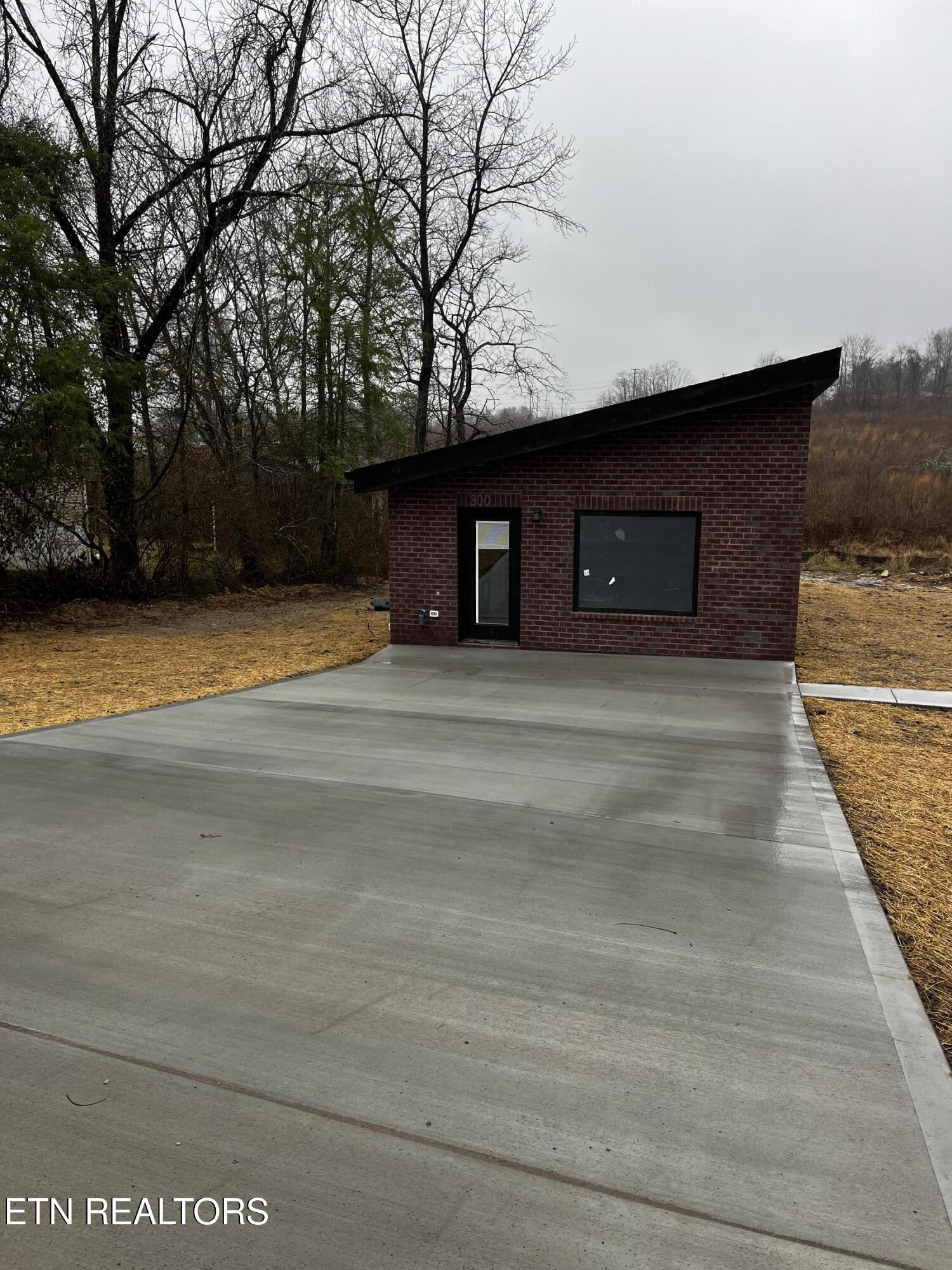 300 Old Mail Road Crossville, TN 38555 - Photo 1 of 8 IMG_0800