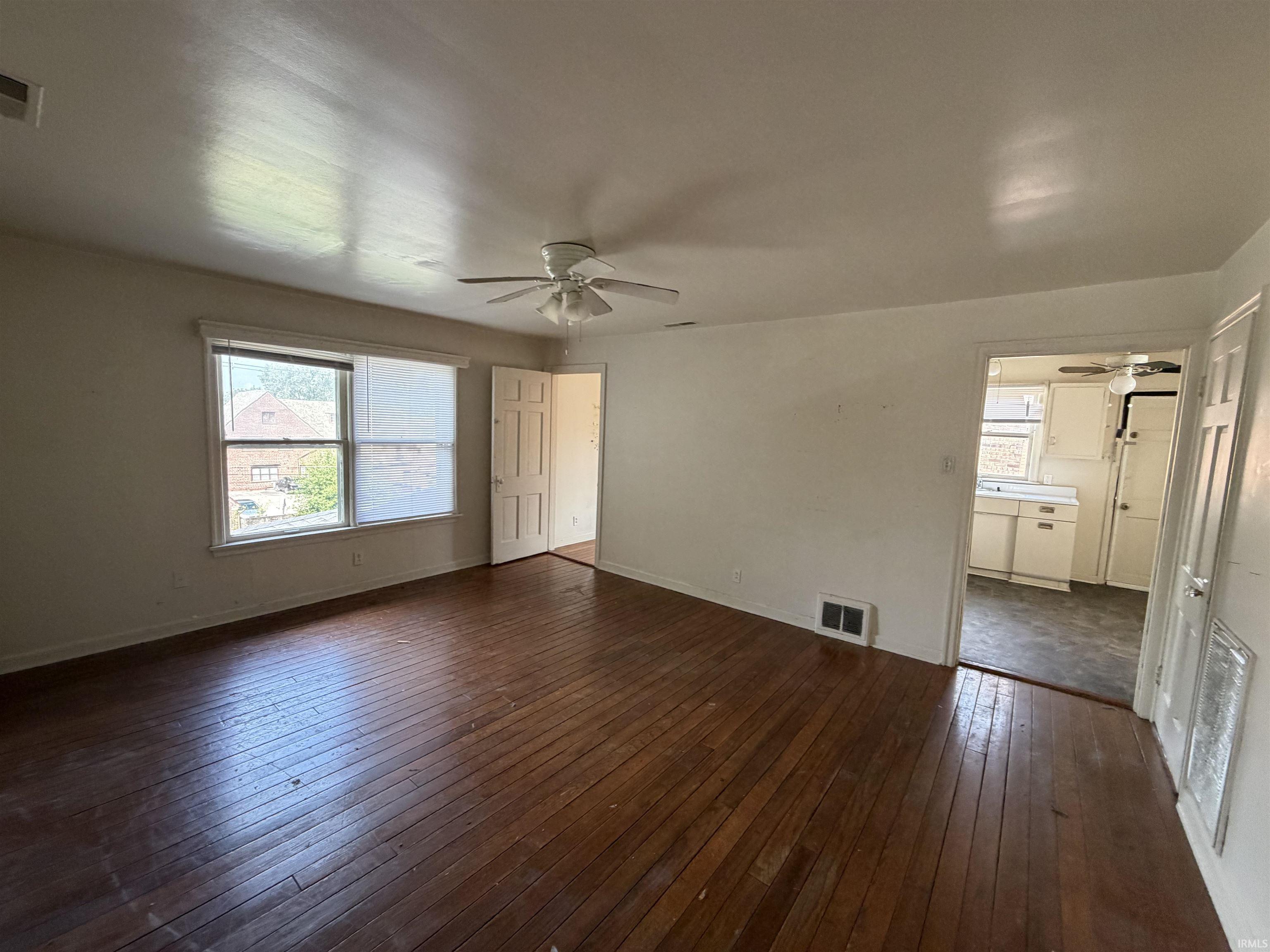 803 Southeast Riverside Drive Evansville, IN 47713 - Photo 13 of 28