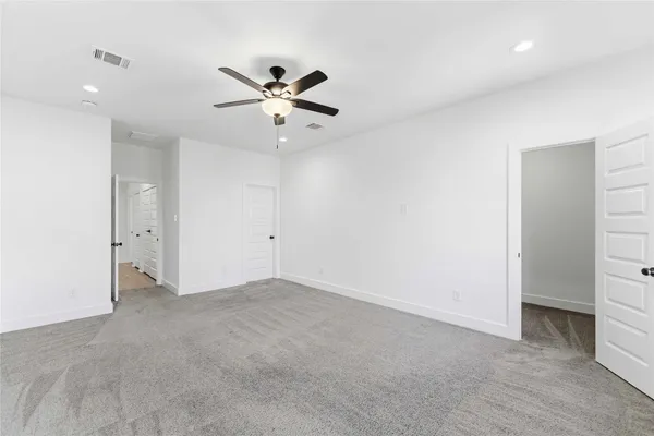 $2,400 | 2217 Lee Street, Houston, TX 77026