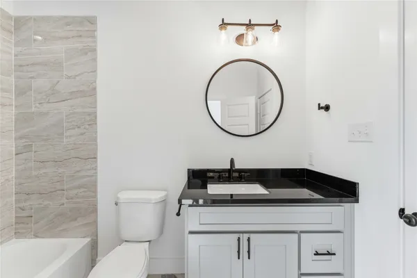 $2,400 | 2217 Lee Street, Houston, TX 77026