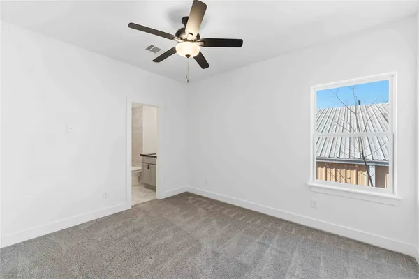 $2,400 | 2217 Lee Street, Houston, TX 77026