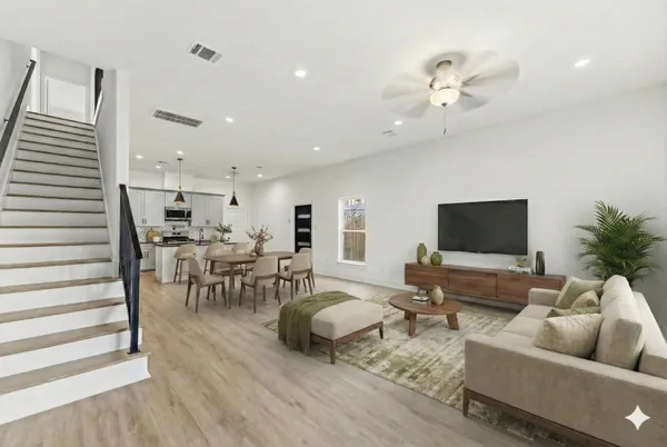 $2,400 | 2217 Lee Street, Houston, TX 77026