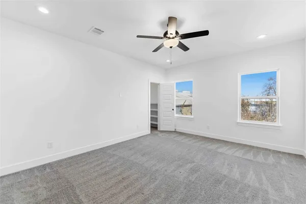 $2,400 | 2217 Lee Street, Houston, TX 77026