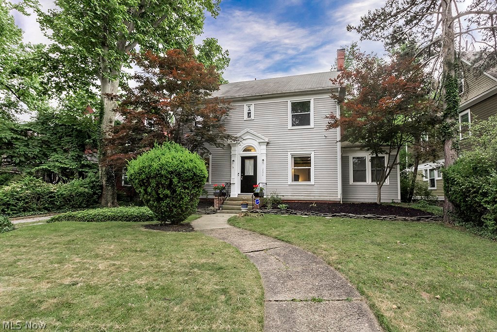 1772 Middlehurst Road Cleveland, OH 44118 - Photo 2 of 43