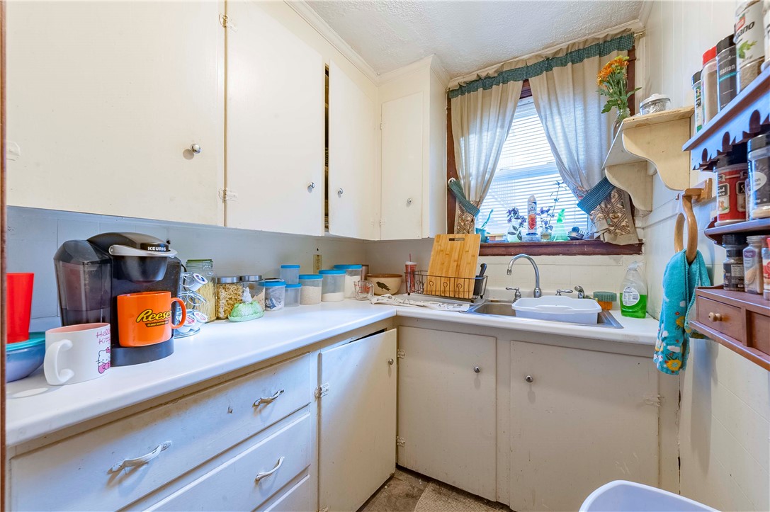 47 Transit Street Woonsocket, RI 02895 - Photo 6 of 33 Gallery Image 6