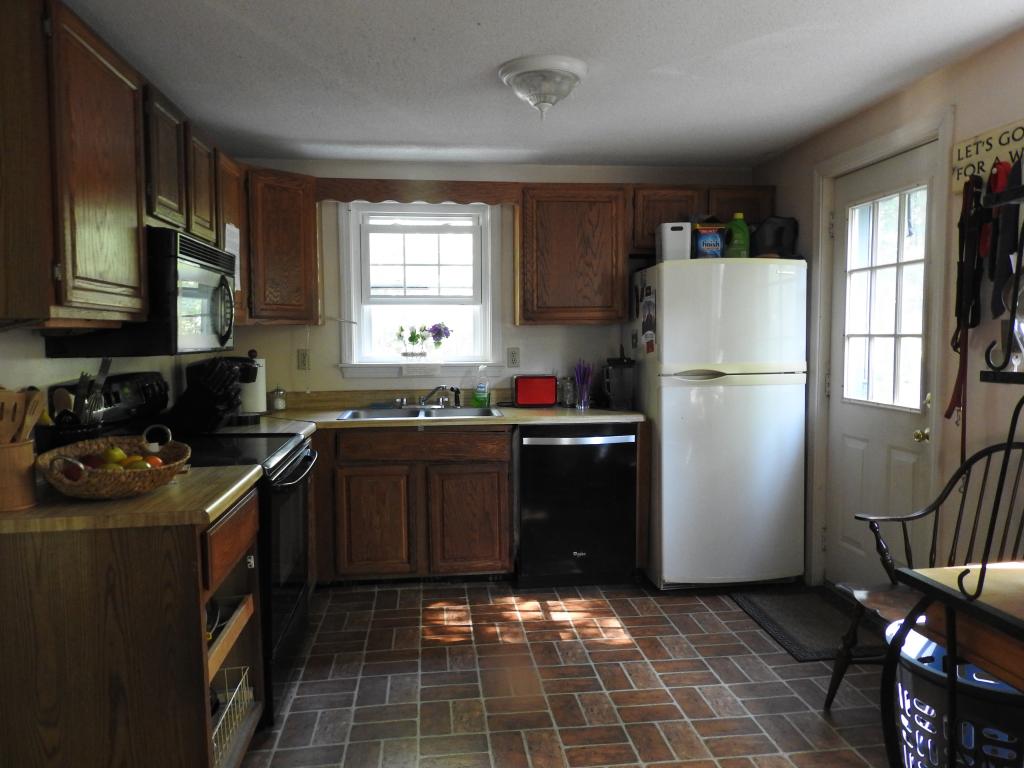 23 Colby Road Kingston, NH 03848 - Photo 5 of 20