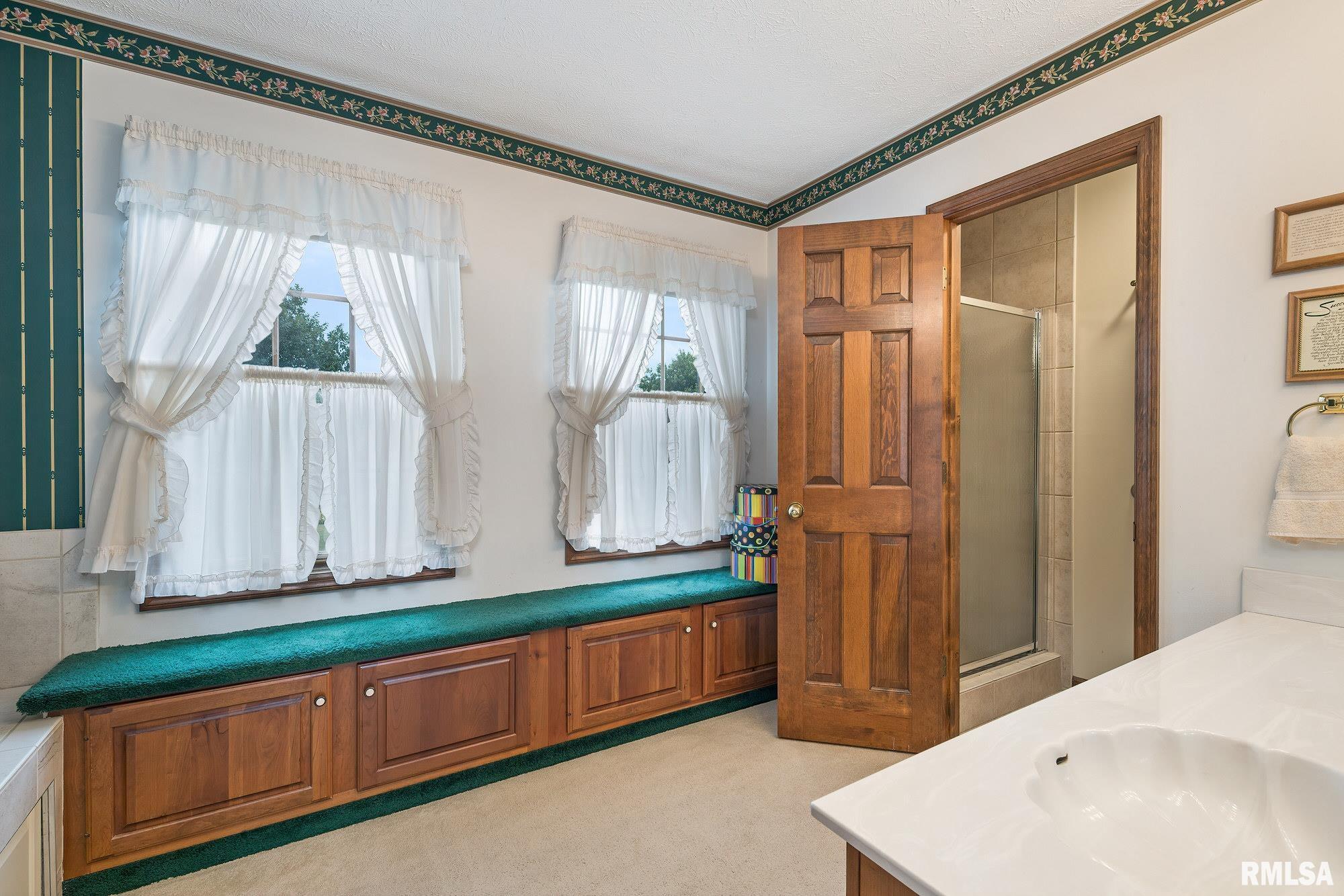 6595 James Road Bettendorf, IA 52722 - Photo 21 of 46 Gallery Image 21