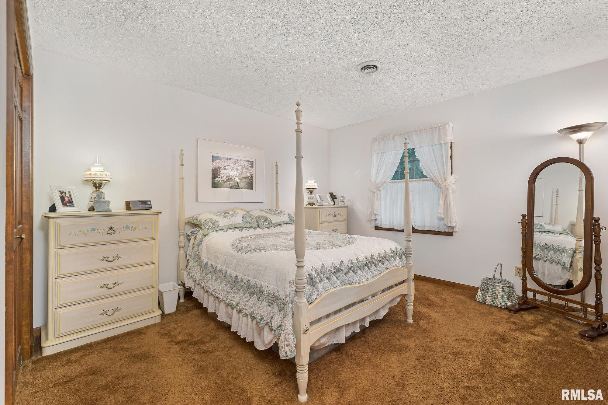 6595 James Road Bettendorf, IA 52722 - Photo 25 of 46 Gallery Image 25