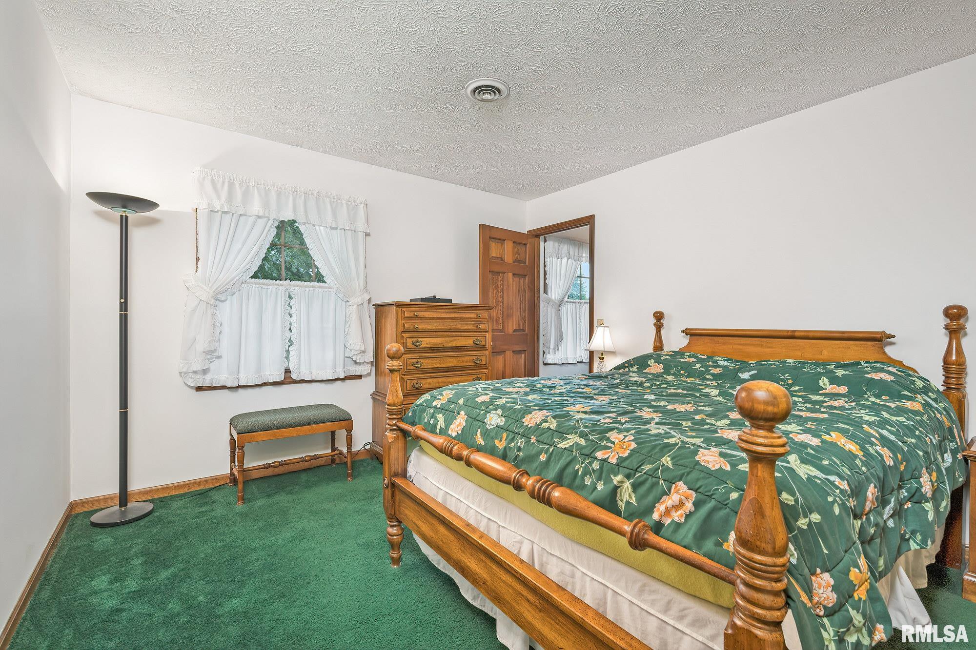 6595 James Road Bettendorf, IA 52722 - Photo 26 of 46 Gallery Image 26