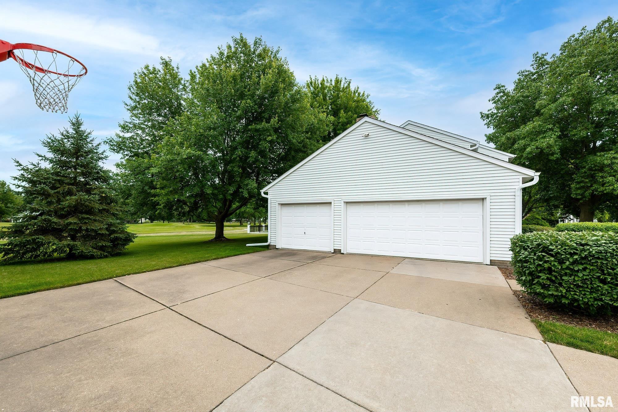 6595 James Road Bettendorf, IA 52722 - Photo 37 of 46 Gallery Image 37