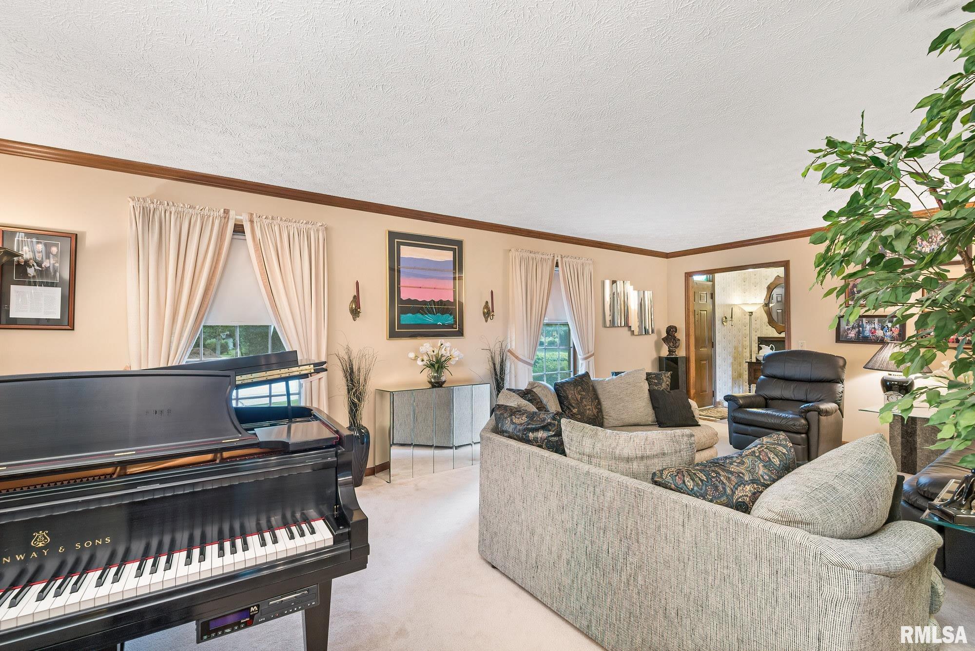 6595 James Road Bettendorf, IA 52722 - Photo 7 of 46 Gallery Image 7