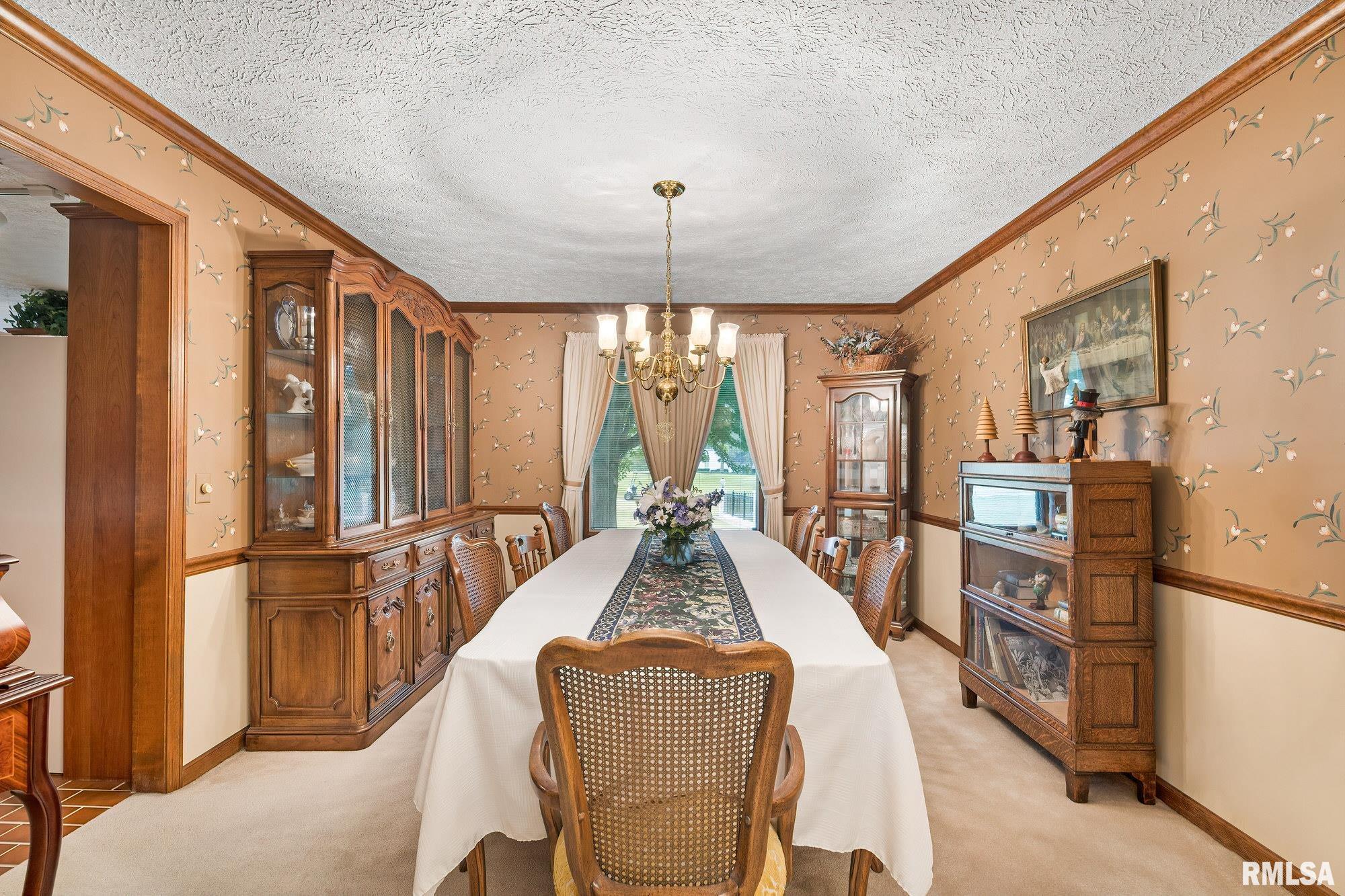 6595 James Road Bettendorf, IA 52722 - Photo 8 of 46 Gallery Image 8