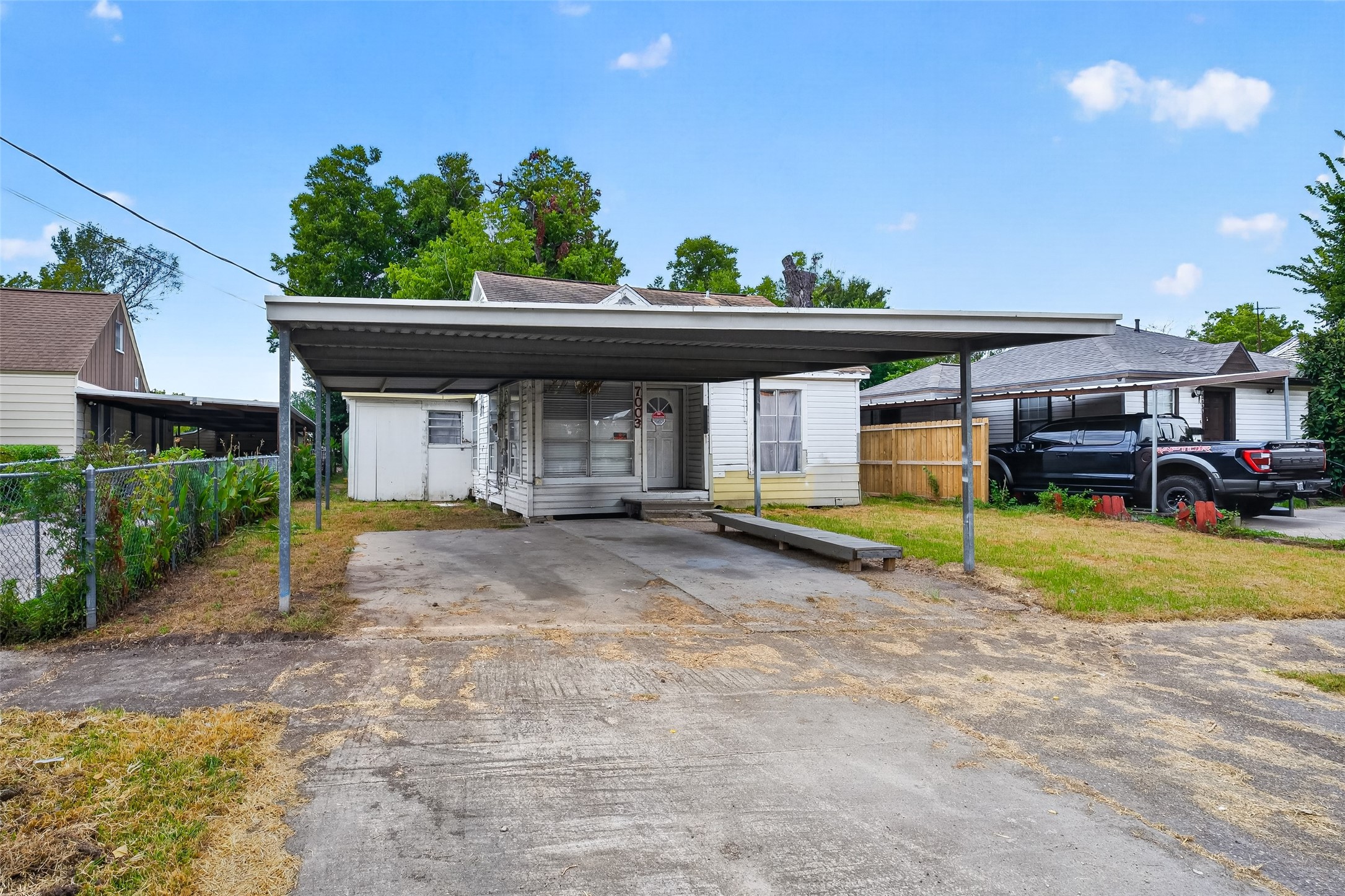 7003 Myrtle Street Houston, TX 77087 - Photo 1 of 29 Gallery Image 1