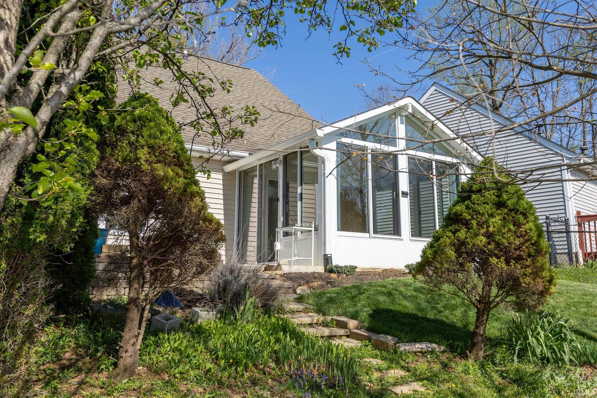 408 Wylie Farm Road Bloomington, IN 47401 - Photo 3 of 36