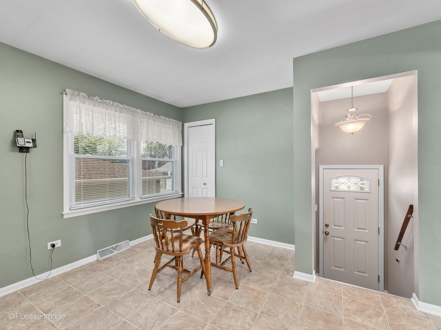 10930 Princess Avenue Chicago Ridge, IL 60415 - Photo 8 of 25