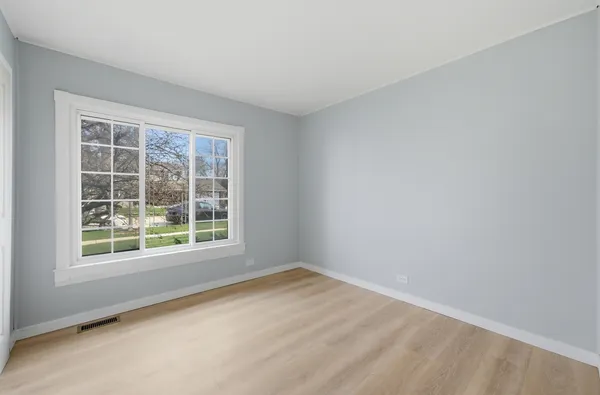 $3,400 | 593 Bristol Lane, Elk Grove Village, IL 60007