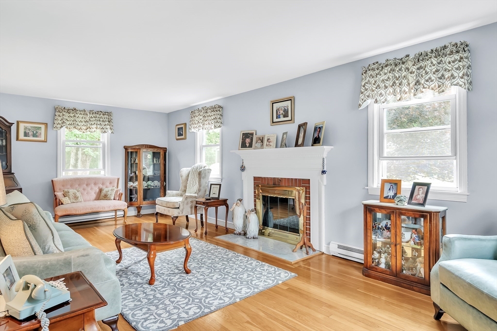 4 Roch Circle Brockton, MA 02301 - Photo 13 of 32