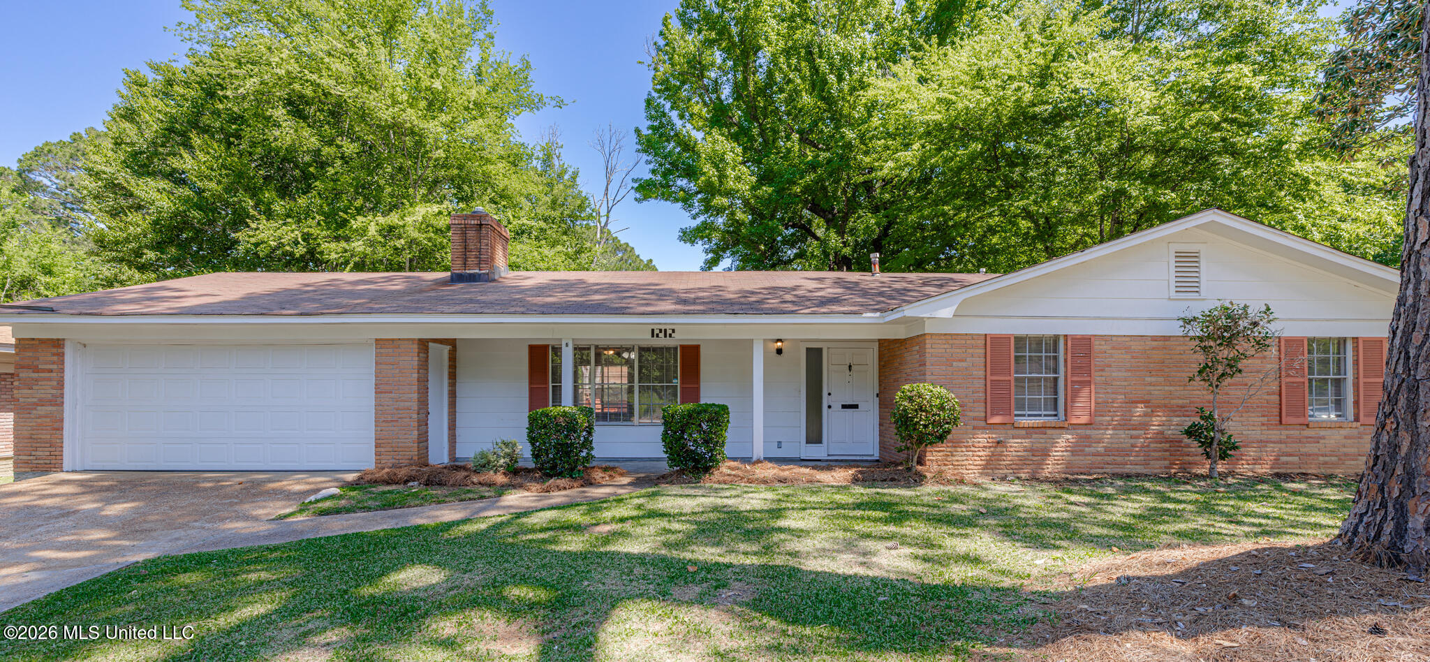1212 Springdale Drive Jackson, MS 39211 - Photo 2 of 33 1R4A6988