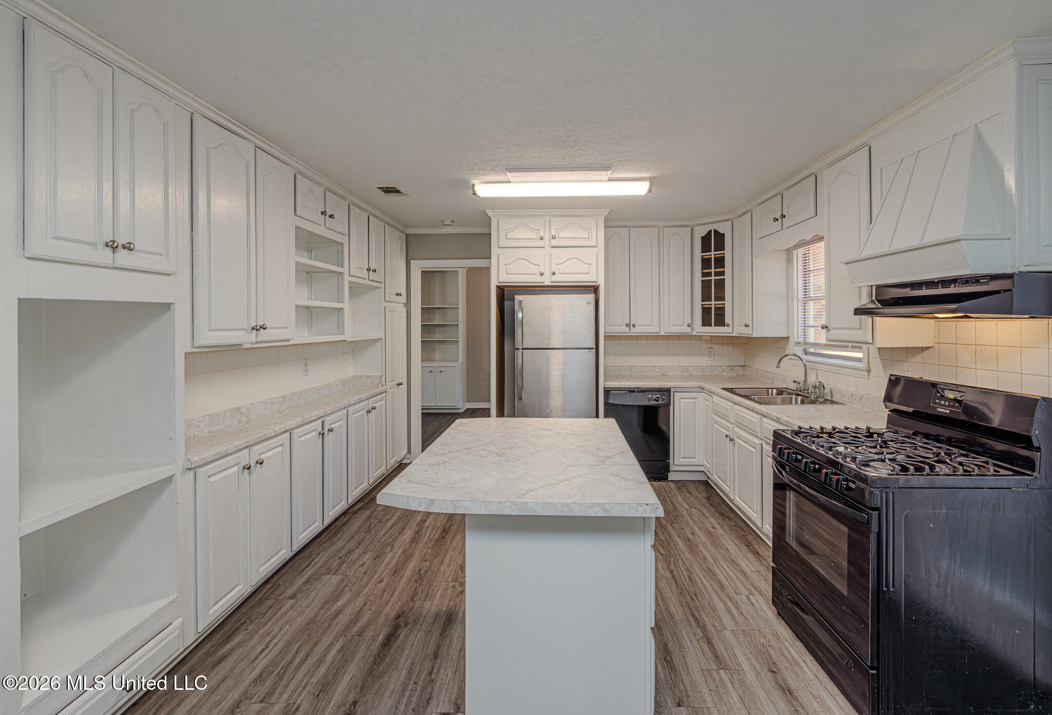 1212 Springdale Drive Jackson, MS 39211 - Photo 9 of 33 1R4A7007