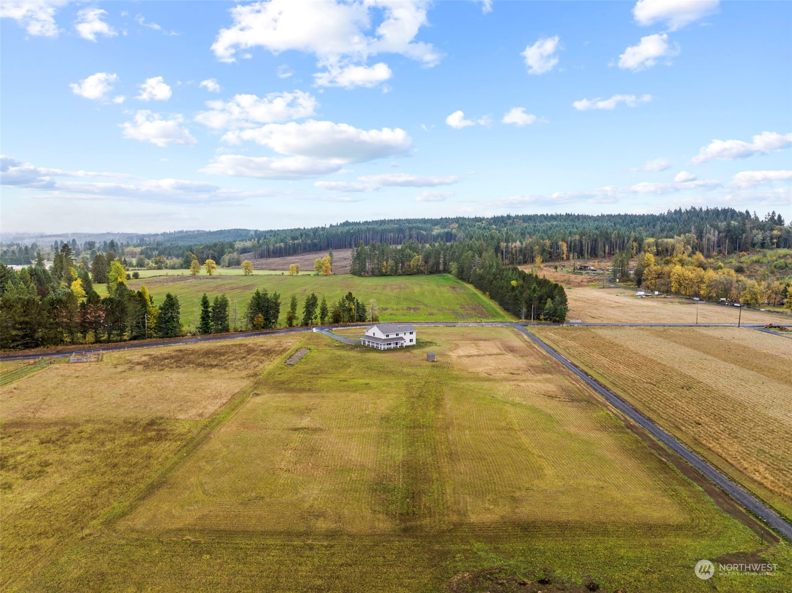 607 Tauscher Road Chehalis, WA 98532 - Photo 19 of 25 a view of an outdoor space and swimming pool