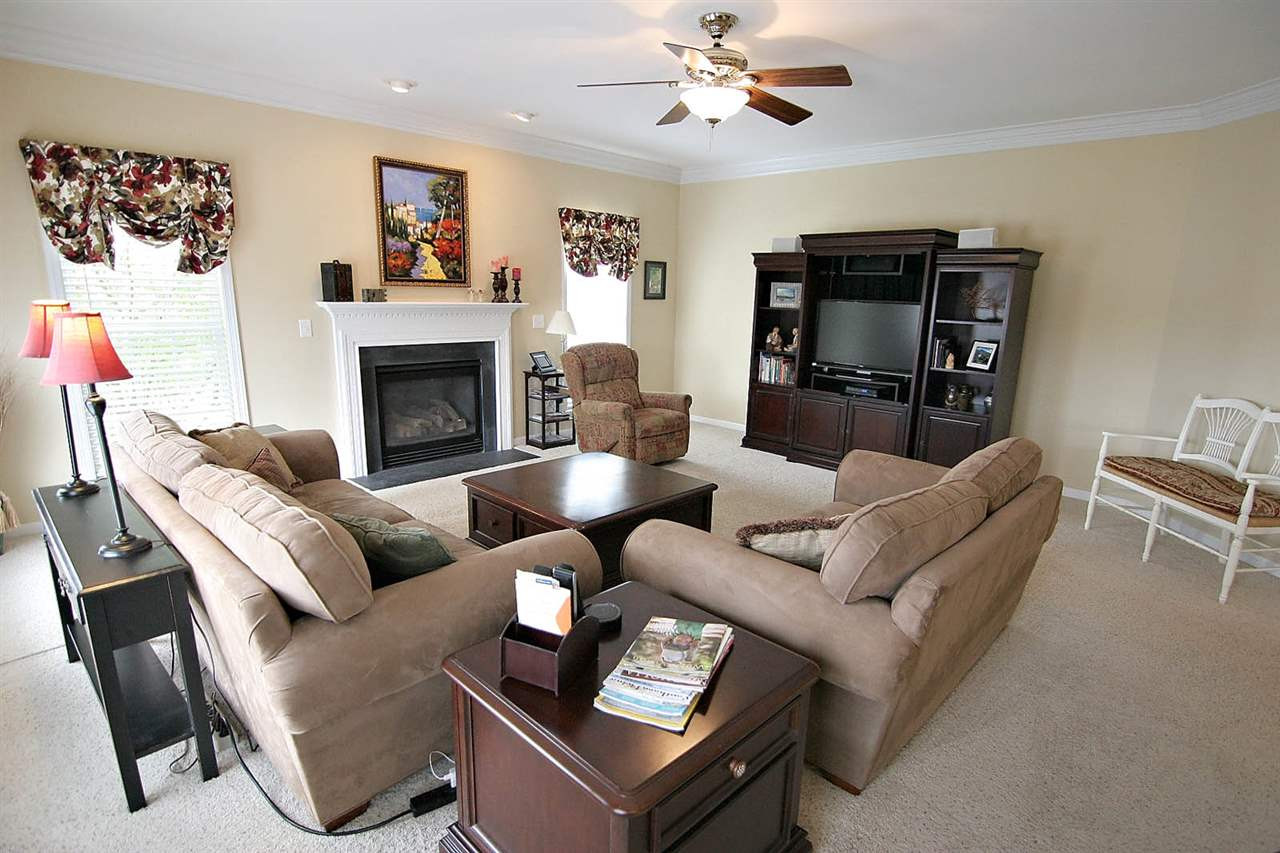 10503 Chandler Way Raleigh, NC 27614 - Photo 8 of 25 Family Room