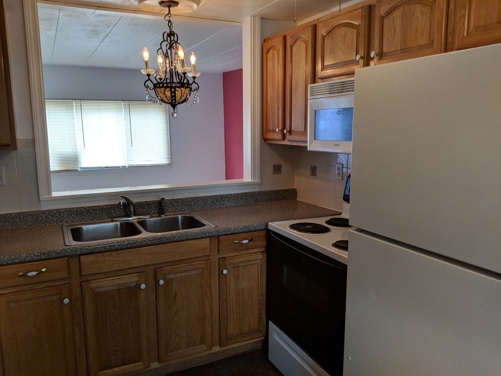 1760 Westover Road, Unit 36 Chicopee, MA 01020 - Photo 5 of 23 Gallery Image 5