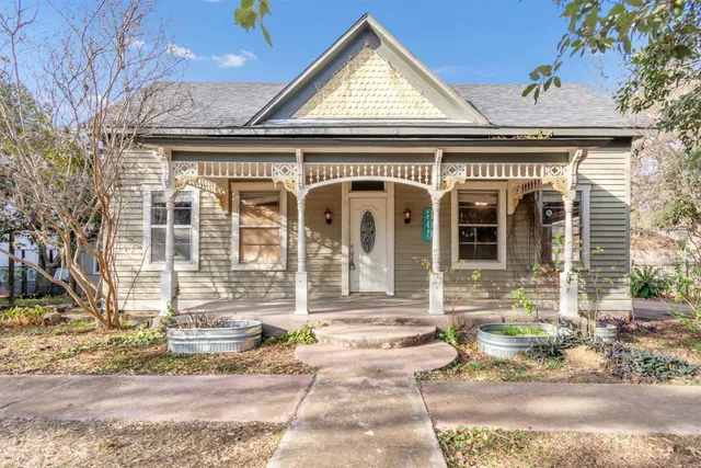 $350,000 | 309 Bois D'Arc Street, Lockhart, TX 78644