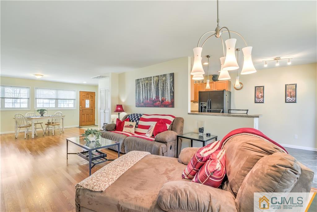 2 Wheeler Road Kendall Park, NJ 08824 - Photo 4 of 24 Gallery Image 4