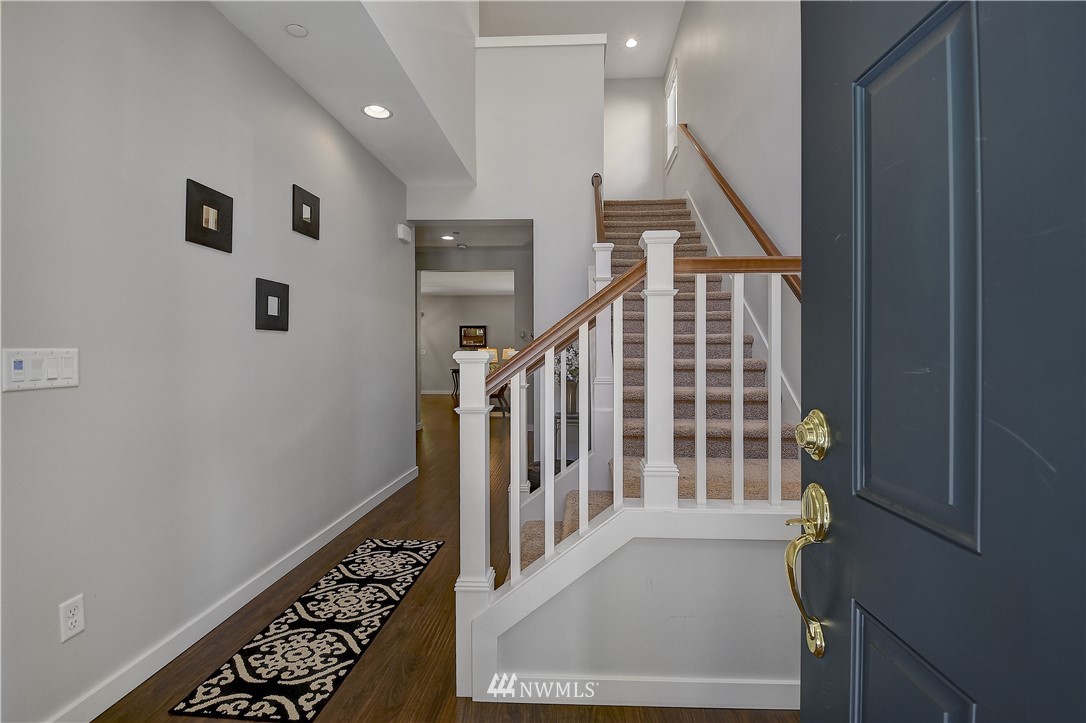 15790 Southeast 164th Place Renton, WA 98058 - Photo 2 of 28 Gallery Image 2