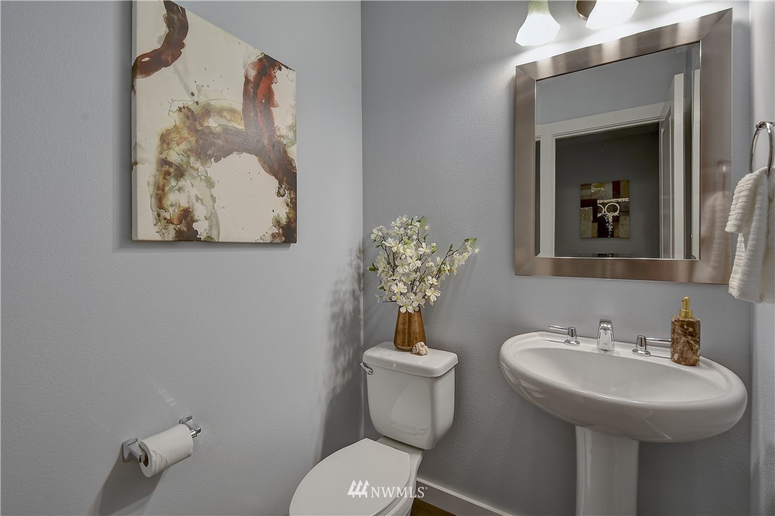 15790 Southeast 164th Place Renton, WA 98058 - Photo 3 of 28 Gallery Image 3