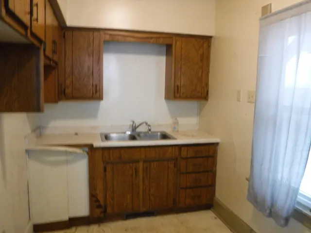 $104,900 | 708 North 10th Street, Manitowoc, WI 54220