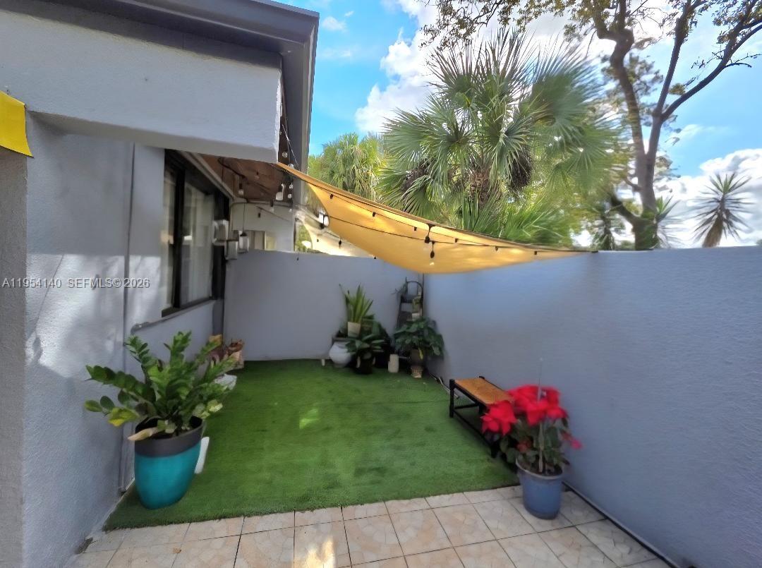 6389 Cotton Tail Road Miami Lakes, FL 33014 - Photo 6 of 16 Patio