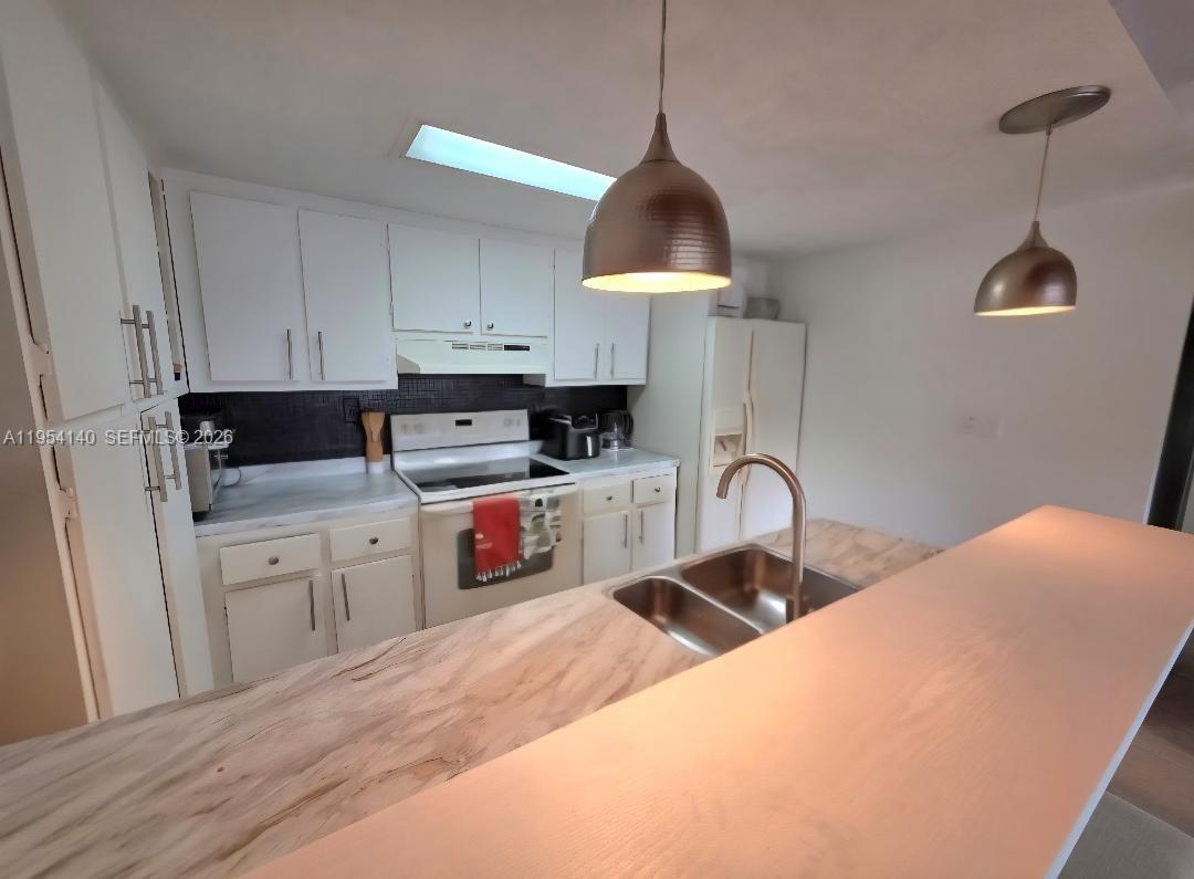 6389 Cotton Tail Road Miami Lakes, FL 33014 - Photo 8 of 16