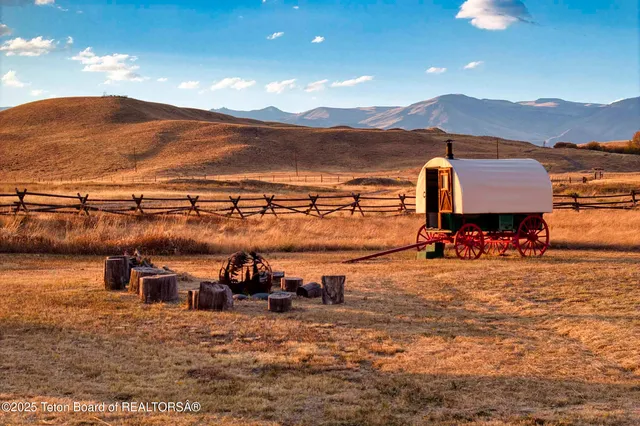 $52,800,000 | 20 A Road 5Ru, Meeteetse, WY 82433