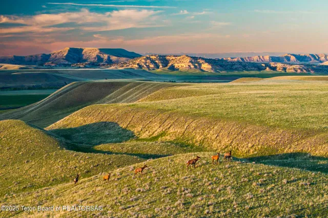 $52,800,000 | 20 A Road 5Ru, Meeteetse, WY 82433