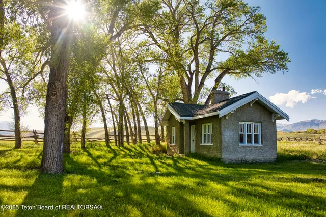 $52,800,000 | 20 A Road 5Ru, Meeteetse, WY 82433