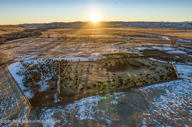 $52,800,000 | 20 A Road 5Ru, Meeteetse, WY 82433