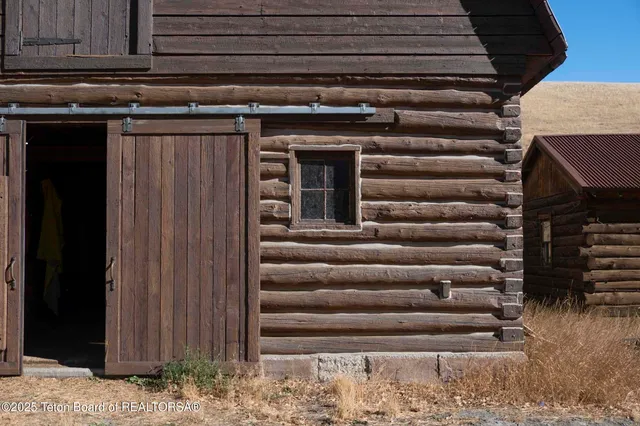 $52,800,000 | 20 A Road 5Ru, Meeteetse, WY 82433