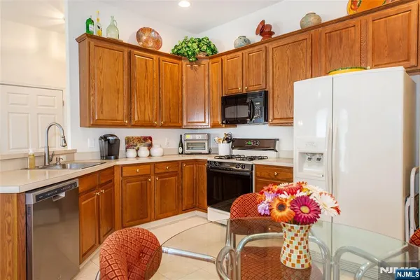 $510,000 | 703 4 Seasons Drive, Wayne, NJ 07470