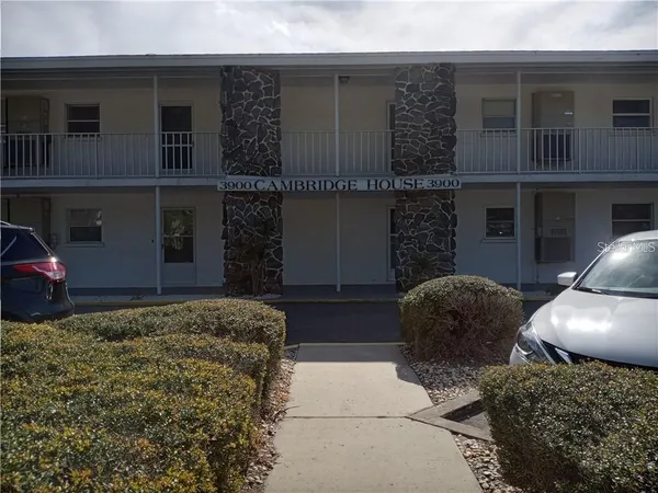 $1,100 | 3900 Roxane Boulevard, Unit 8B, Sarasota, FL 34235